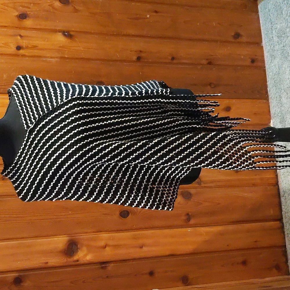 Black and white shawl